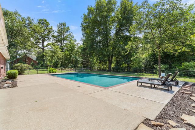 17681 Huckleberry Circle, Lindale, TX 75771