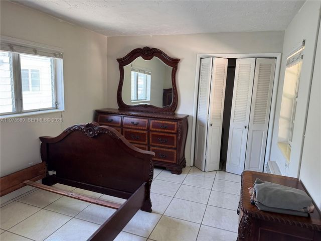 816 NE 10th St 1, Hallandale Beach, FL 33009