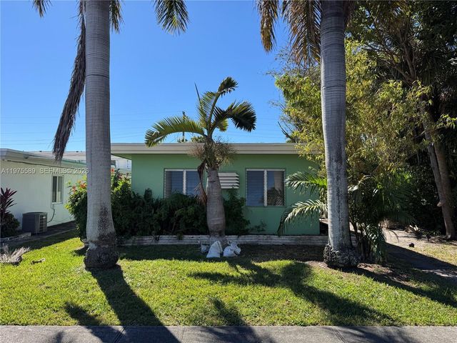 816 NE 10th St 1, Hallandale Beach, FL 33009