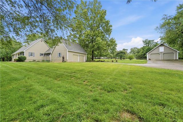 25409 Timberlake Trail, Greenwood, MO 64034