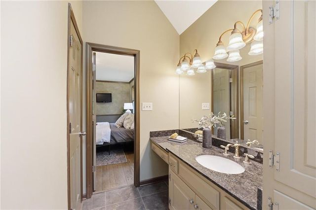 25409 Timberlake Trail, Greenwood, MO 64034