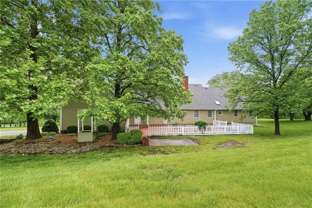 25409 Timberlake Trail, Greenwood, MO 64034