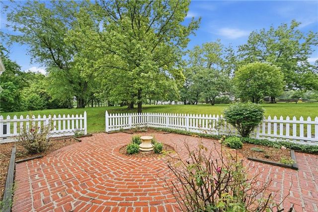25409 Timberlake Trail, Greenwood, MO 64034
