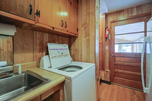 7 Richard Cir, Woburn, MA 01801