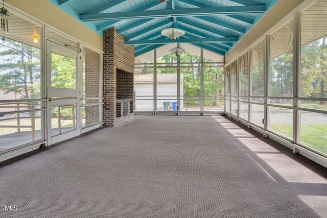 1521 Cross Link Road, Raleigh, NC 27610