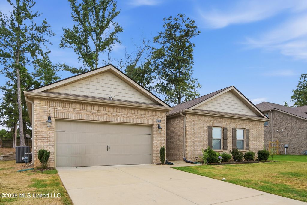 2333 Hyacinth Lane, Hernando, MS 38632