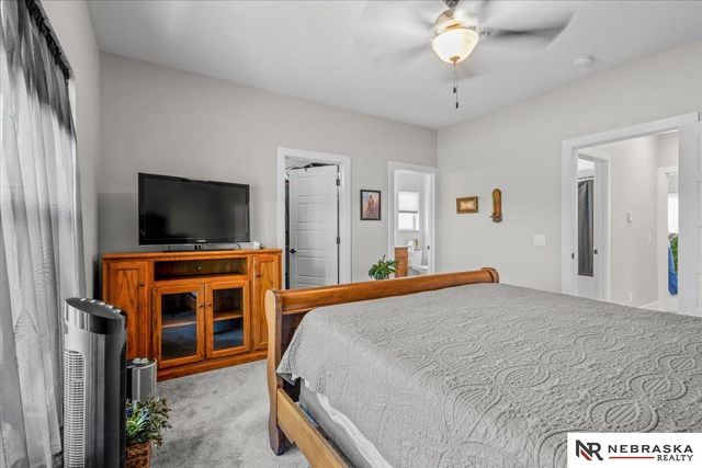 6104 S 97th Street, Lincoln, NE 68526
