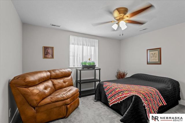 6104 S 97th Street, Lincoln, NE 68526