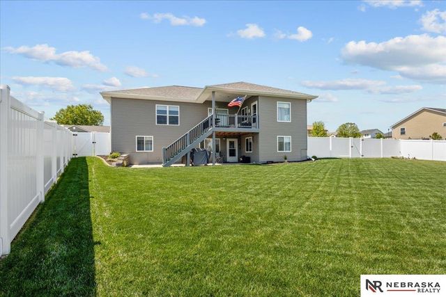 6104 S 97th Street, Lincoln, NE 68526