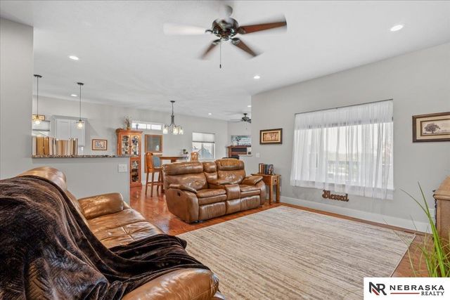 6104 S 97th Street, Lincoln, NE 68526