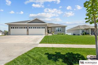 6104 S 97th Street, Lincoln, NE 68526