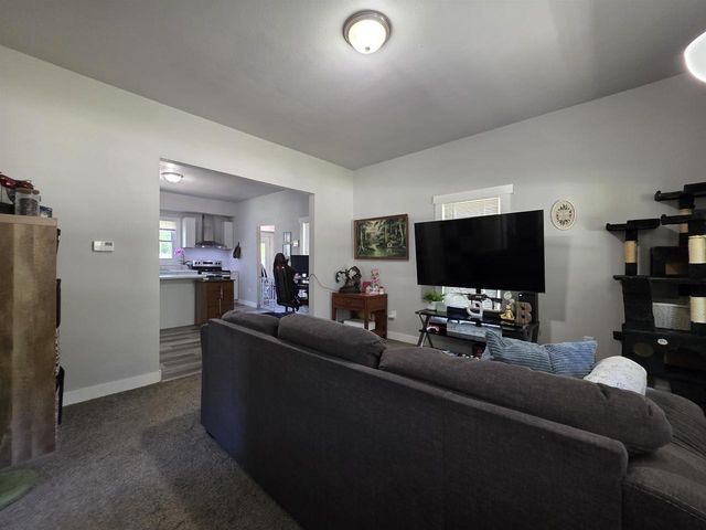 607 S Miller Street, Oxford, WI 53952