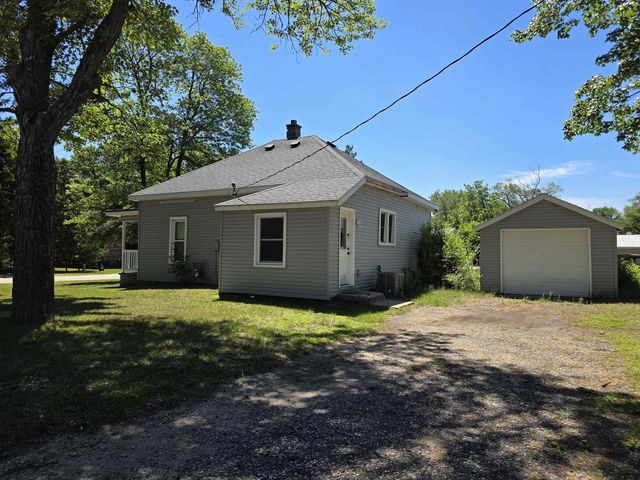 607 S Miller Street, Oxford, WI 53952