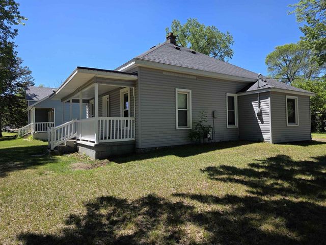 607 S Miller Street, Oxford, WI 53952