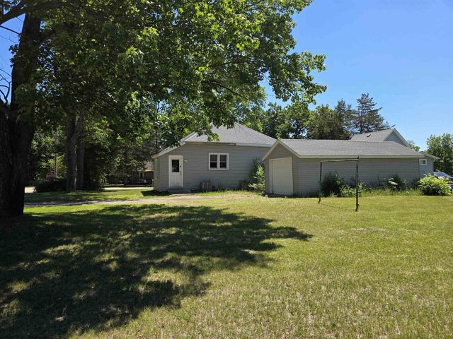 607 S Miller Street, Oxford, WI 53952