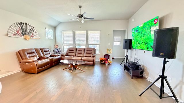 10225 Bricewood Place, San Antonio, TX 78254