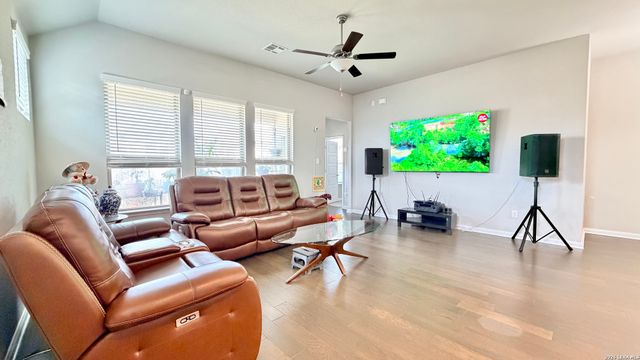 10225 Bricewood Place, San Antonio, TX 78254