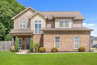 951 Cherry Blossom Ln, Clarksville, TN 37040