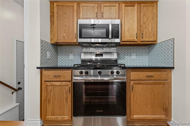 22404 Ridgeway Street, Saint Clair Shores, MI 48080