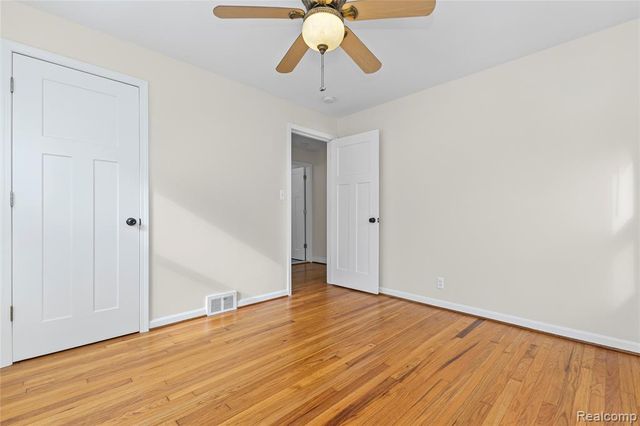 22404 Ridgeway Street, Saint Clair Shores, MI 48080