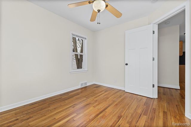 22404 Ridgeway Street, Saint Clair Shores, MI 48080