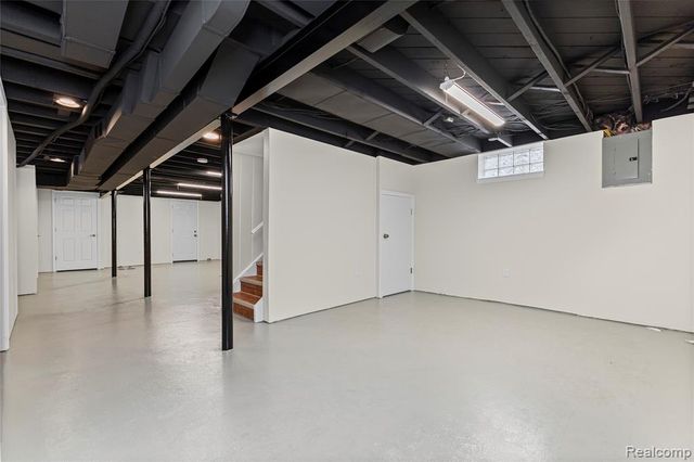 22404 Ridgeway Street, Saint Clair Shores, MI 48080