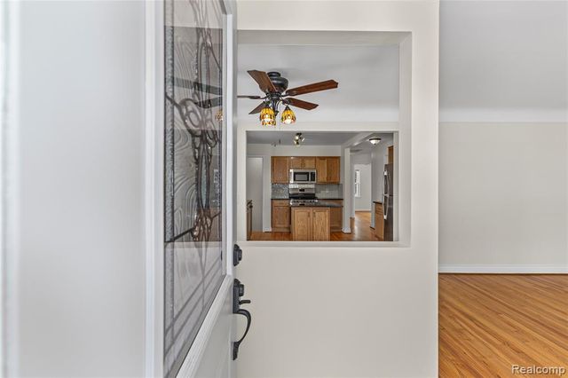 22404 Ridgeway Street, Saint Clair Shores, MI 48080