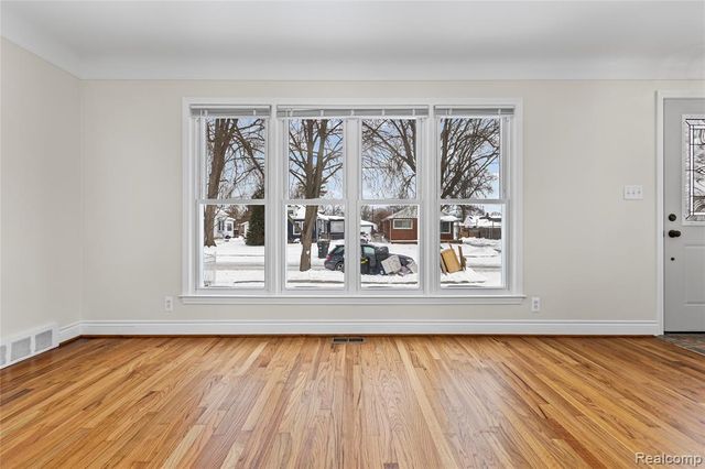 22404 Ridgeway Street, Saint Clair Shores, MI 48080