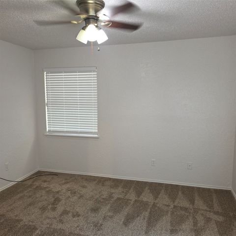 5525 Parliament Drive, Arlington, TX 76017