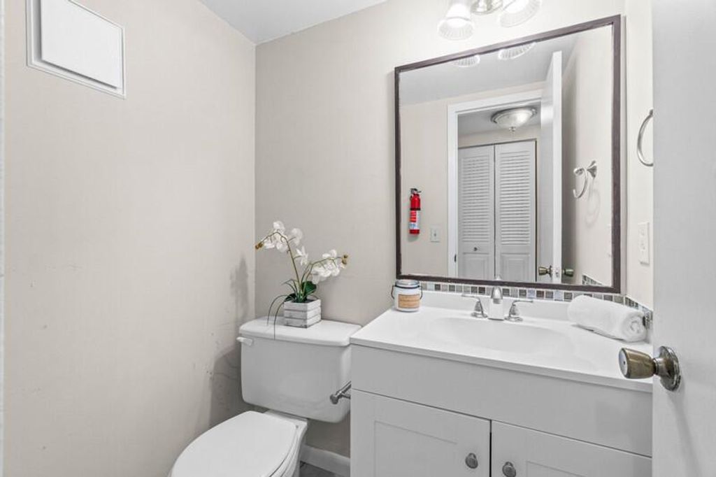 Image 9 of property listing at 289 Dorset G, Boca Raton, FL 33434