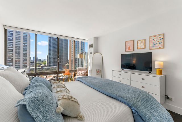 1516 N State Parkway 16D, Chicago, IL 60610