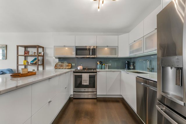 1516 N State Parkway 16D, Chicago, IL 60610