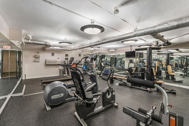 1516 N State Parkway 16D, Chicago, IL 60610