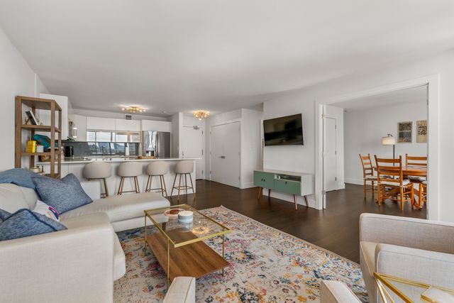 1516 N State Parkway 16D, Chicago, IL 60610