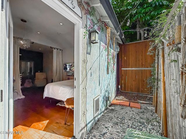 4332 Allott Avenue, Sherman Oaks, CA 91423