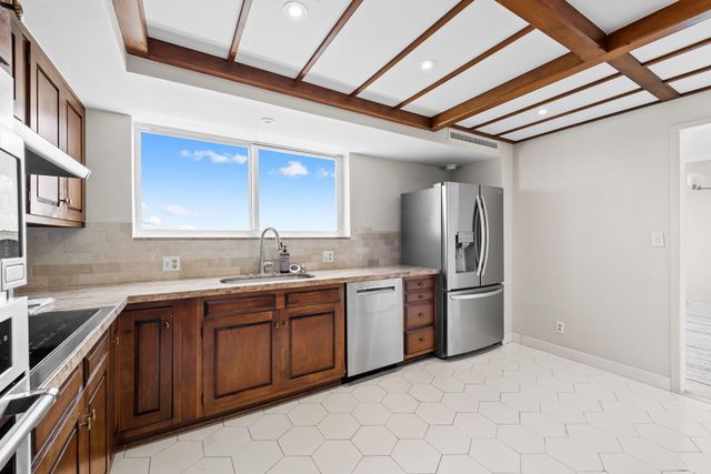 333 SUNSET Drive 1008, Fort Lauderdale, FL 33301