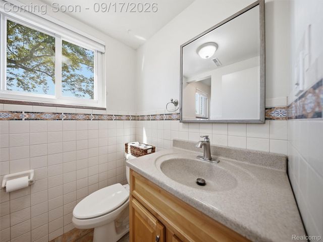 3642 Hi Lure Drive, Orion Charter Township, MI 48360