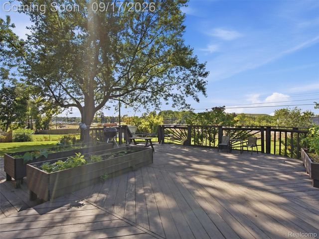 3642 Hi Lure Drive, Orion Charter Township, MI 48360