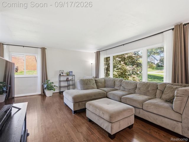 3642 Hi Lure Drive, Orion Charter Township, MI 48360