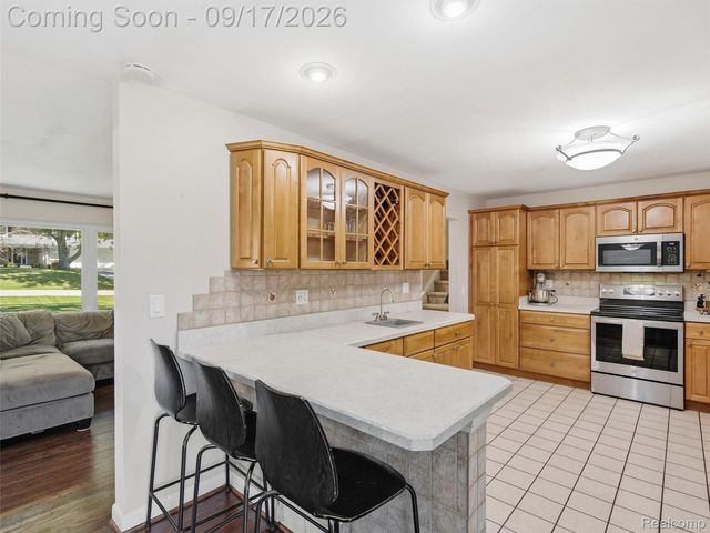 3642 Hi Lure Drive, Orion Charter Township, MI 48360