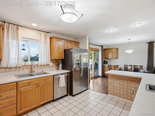 3642 Hi Lure Drive, Orion Charter Township, MI 48360