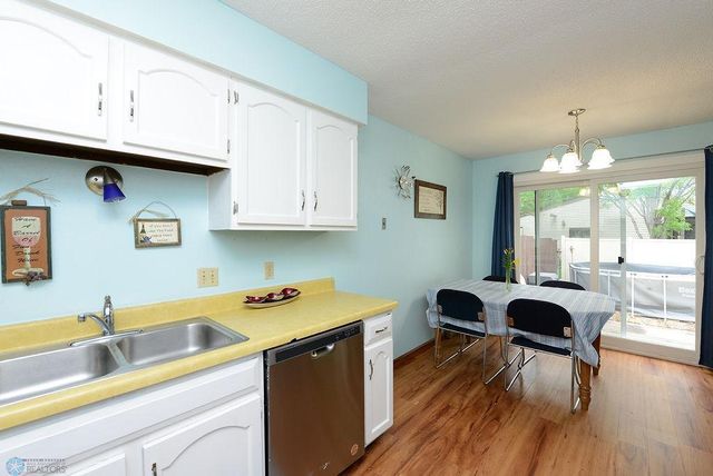 828 10th Avenue E, West Fargo, ND 58078