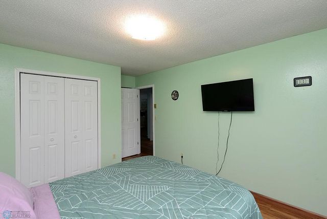 828 10th Avenue E, West Fargo, ND 58078