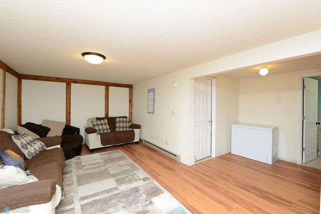 828 10th Avenue E, West Fargo, ND 58078