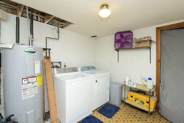 828 10th Avenue E, West Fargo, ND 58078