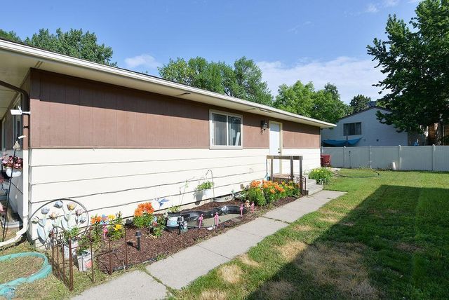 828 10th Avenue E, West Fargo, ND 58078