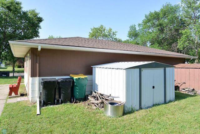 828 10th Avenue E, West Fargo, ND 58078