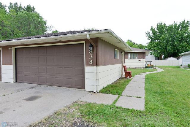 828 10th Avenue E, West Fargo, ND 58078
