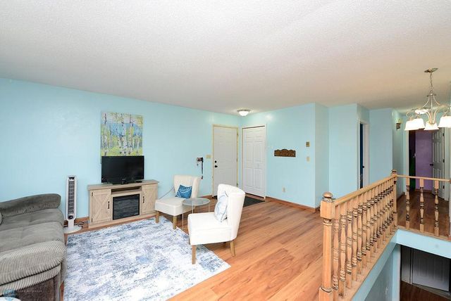 828 10th Avenue E, West Fargo, ND 58078