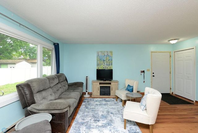 828 10th Avenue E, West Fargo, ND 58078